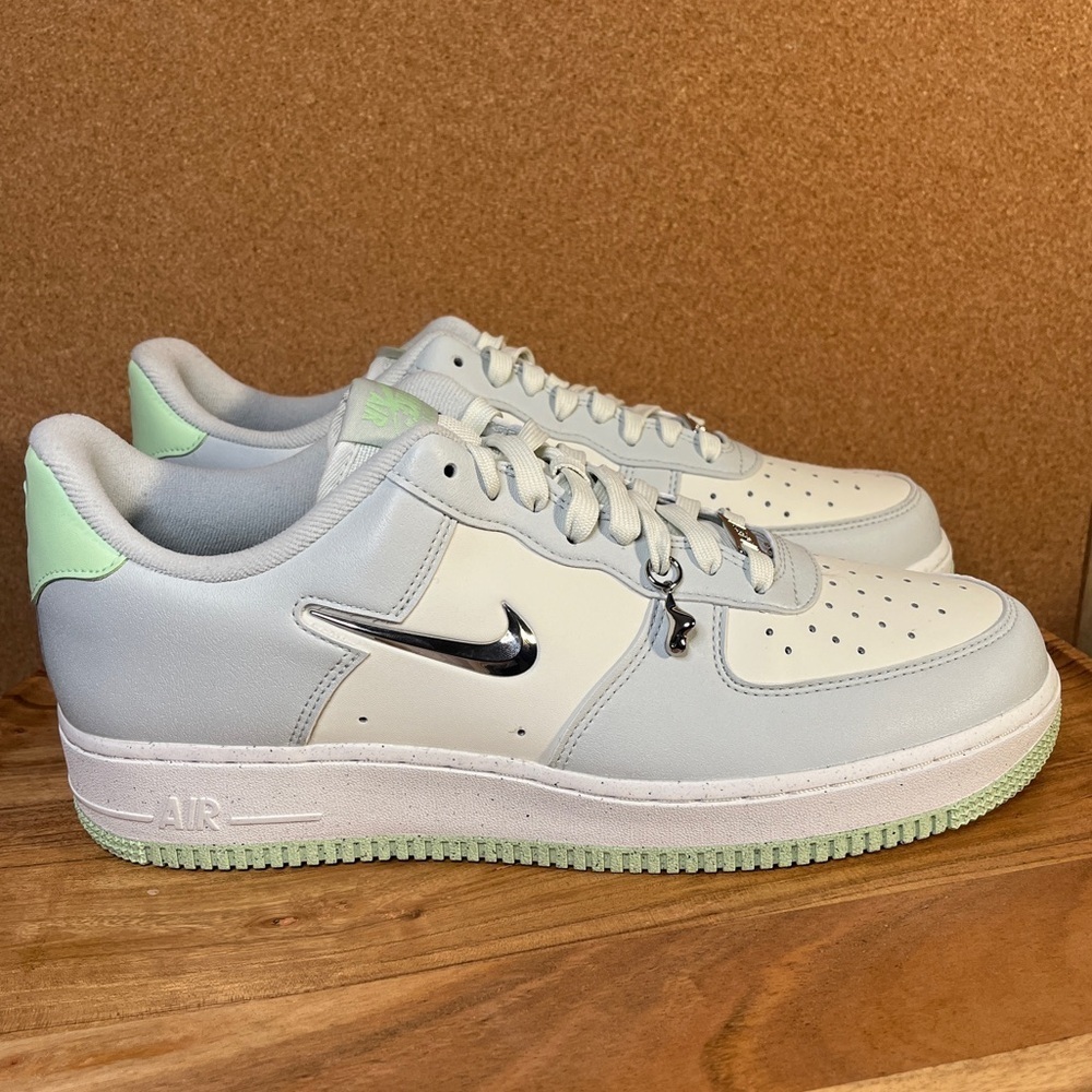 Nike Air force 1 se
Sea glass
Brand new - Picture 5 of 14